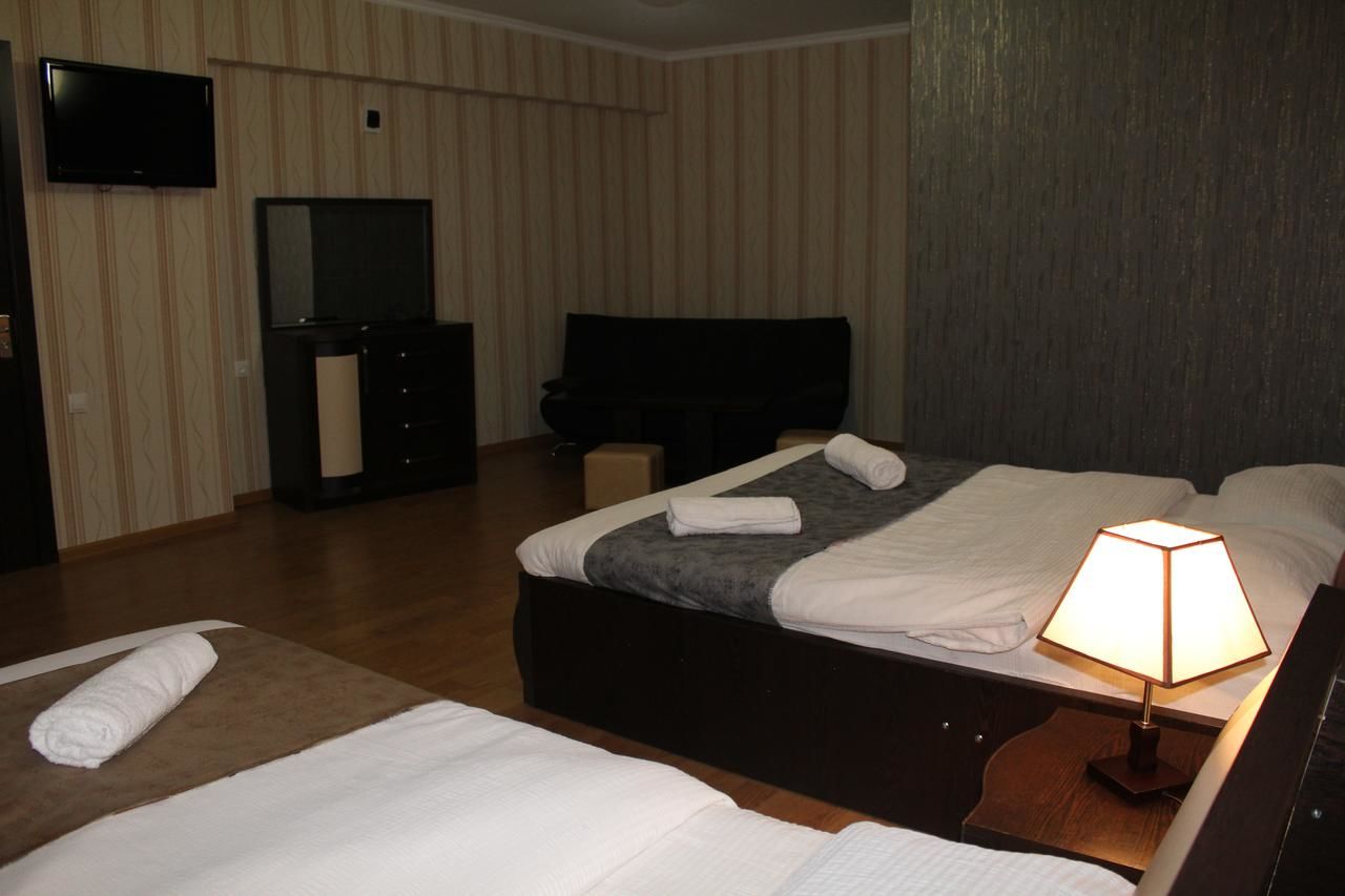 Отель Hotel Elegant Тбилиси-14