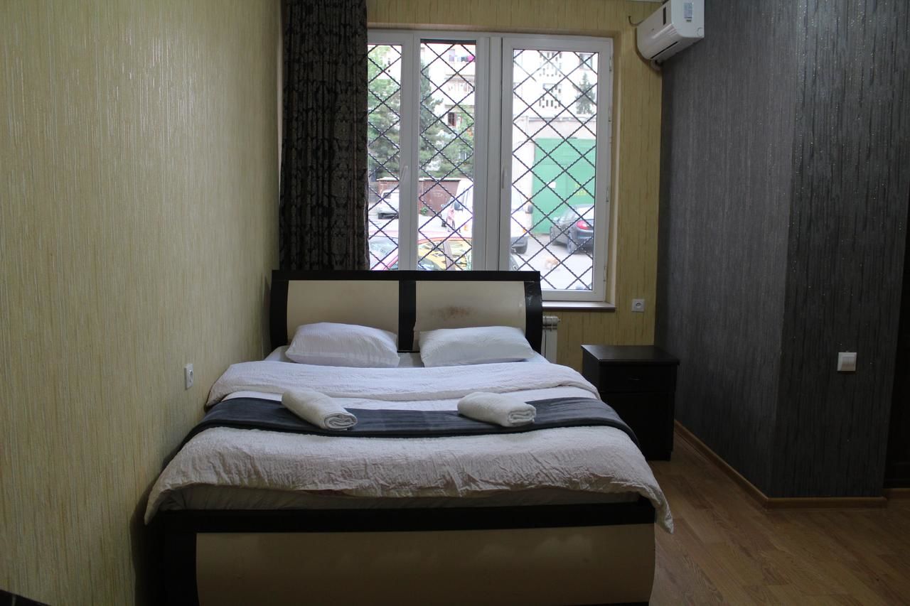 Отель Hotel Elegant Тбилиси-16