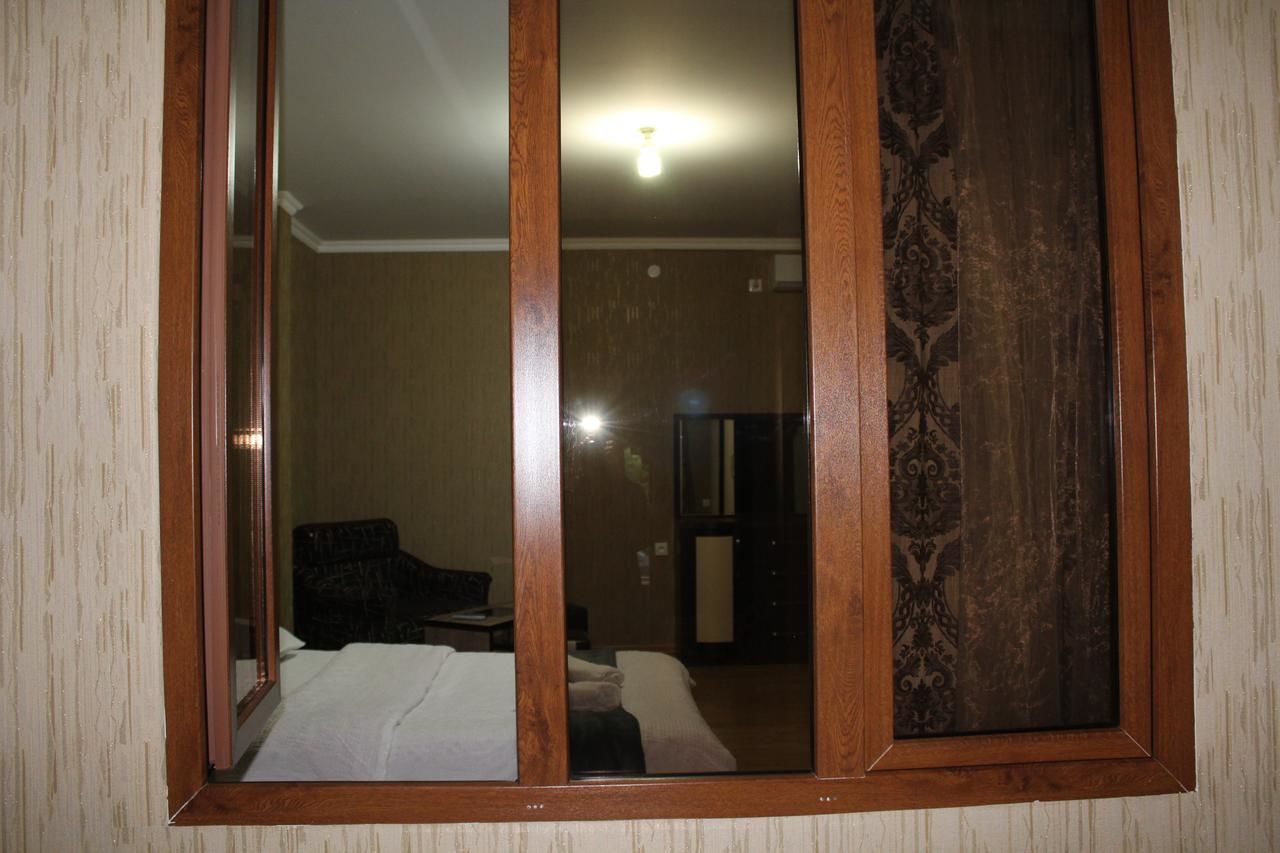 Отель Hotel Elegant Тбилиси-21