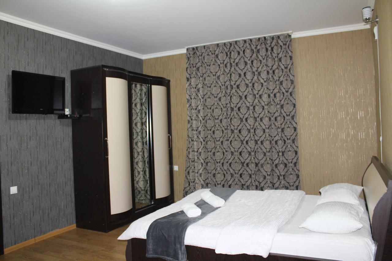 Отель Hotel Elegant Тбилиси-25