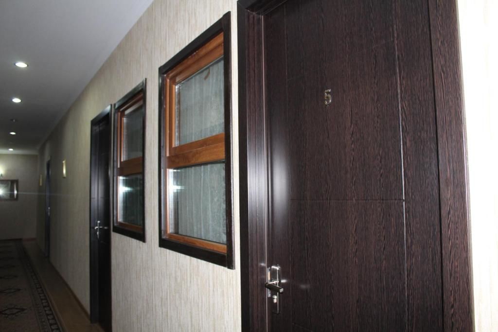 Отель Hotel Elegant Тбилиси-39