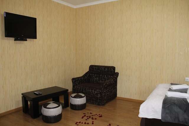 Отель Hotel Elegant Тбилиси-16
